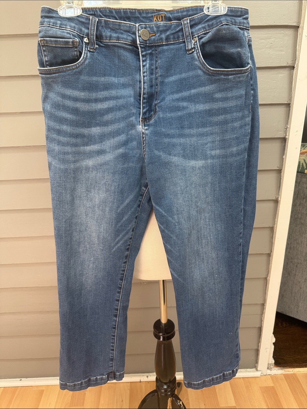 KUT from the Kloth Classic Mid Wash High Rise Crop Straight Leg Capri Jeans 14